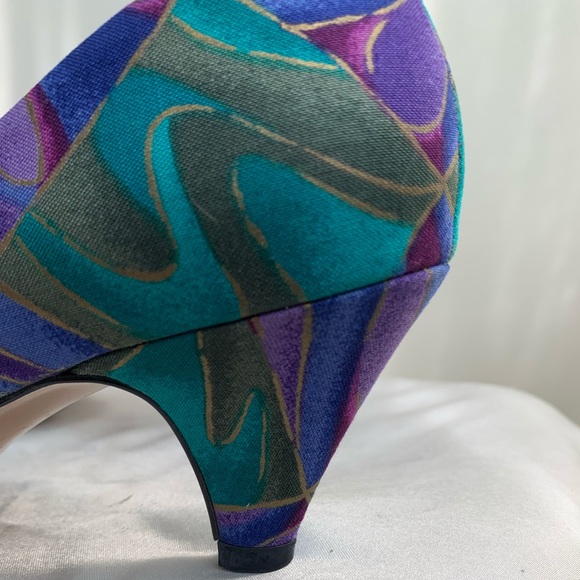 Vintage 80s Abstract Print Pumps - Picture 2 of 6
